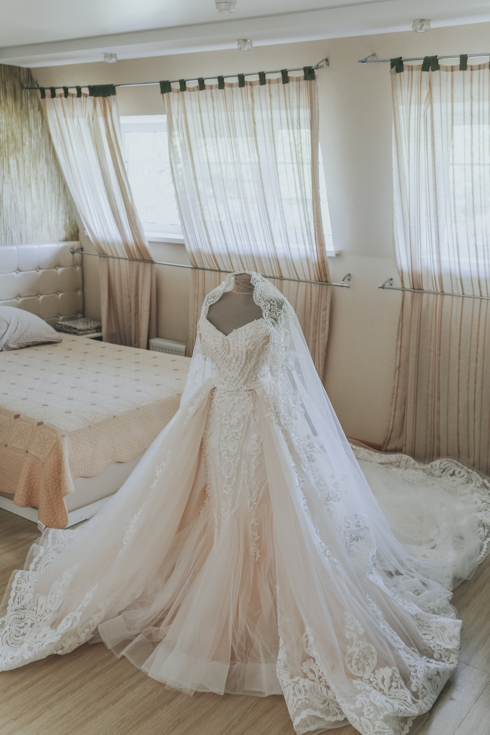 img of The Ultimate Guide to High Neck Lace Wedding Dresses